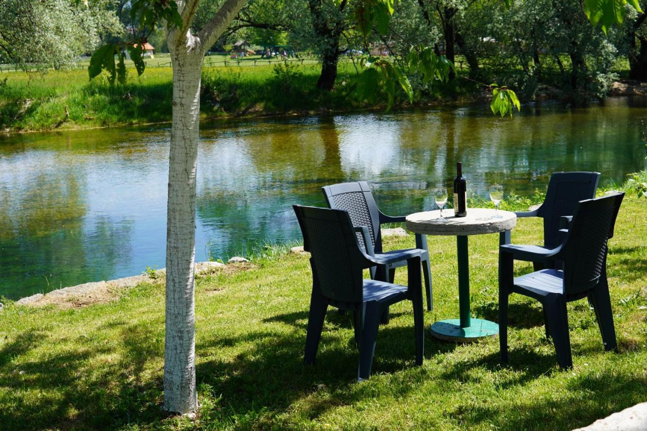 Apartments Manitovac M Nikšić Екстериор снимка