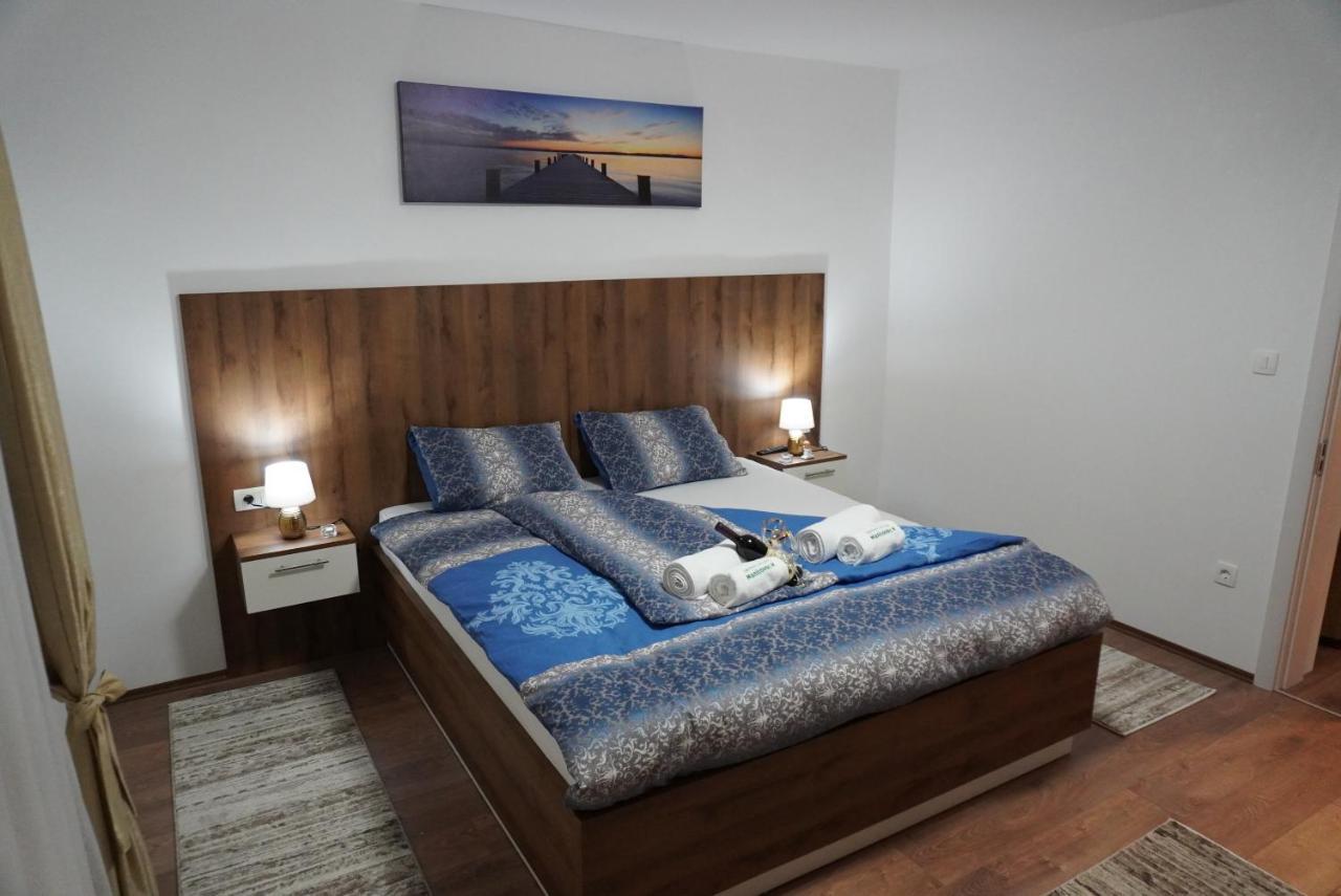 Apartments Manitovac M Nikšić Екстериор снимка