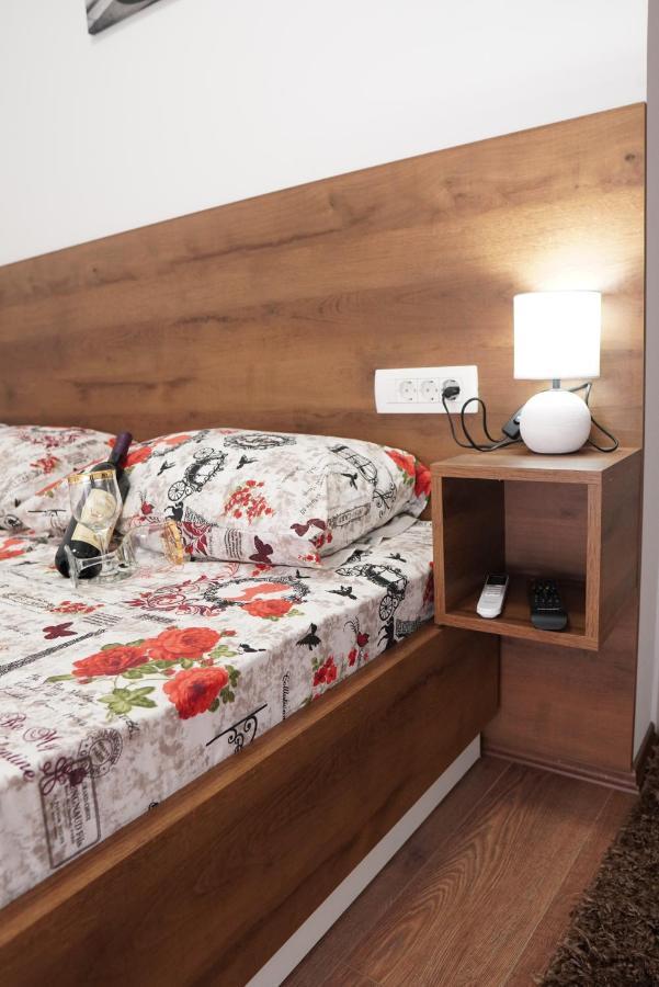 Apartments Manitovac M Nikšić Екстериор снимка