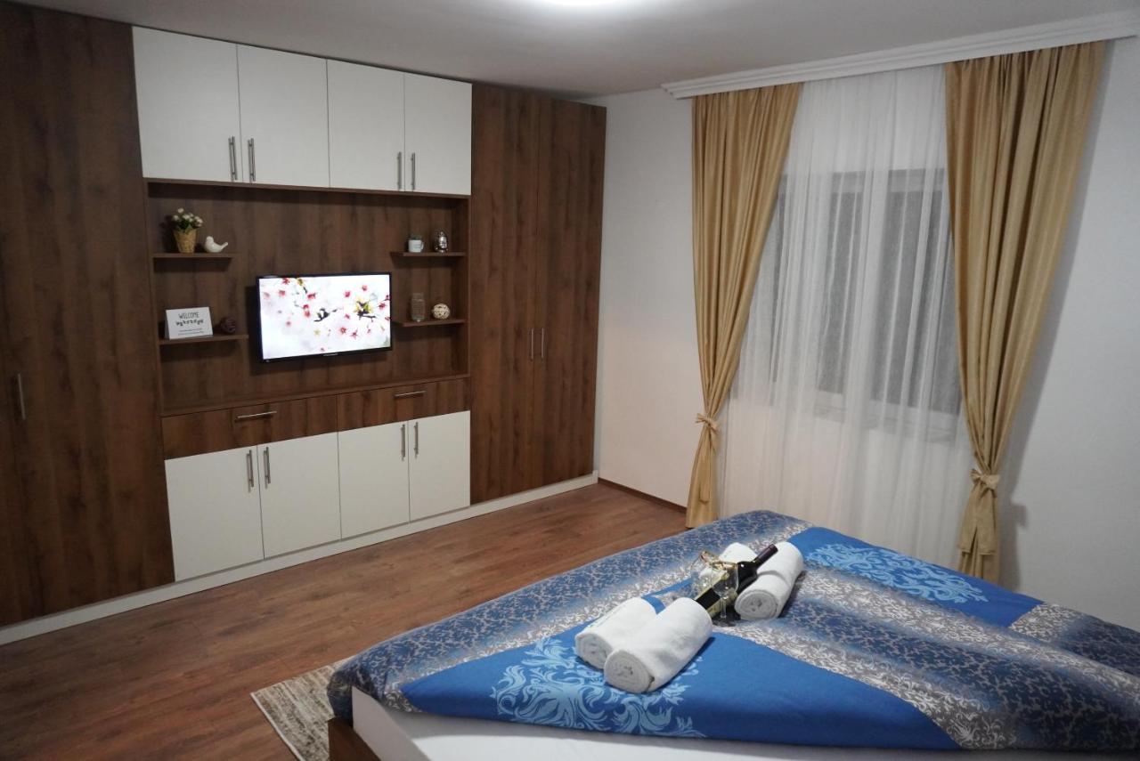 Apartments Manitovac M Nikšić Екстериор снимка